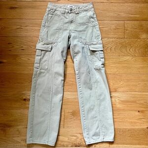Garage Women's Beige Camden Cargo Pants. Size 00. 9.5 inch rise. Relaxed fit.